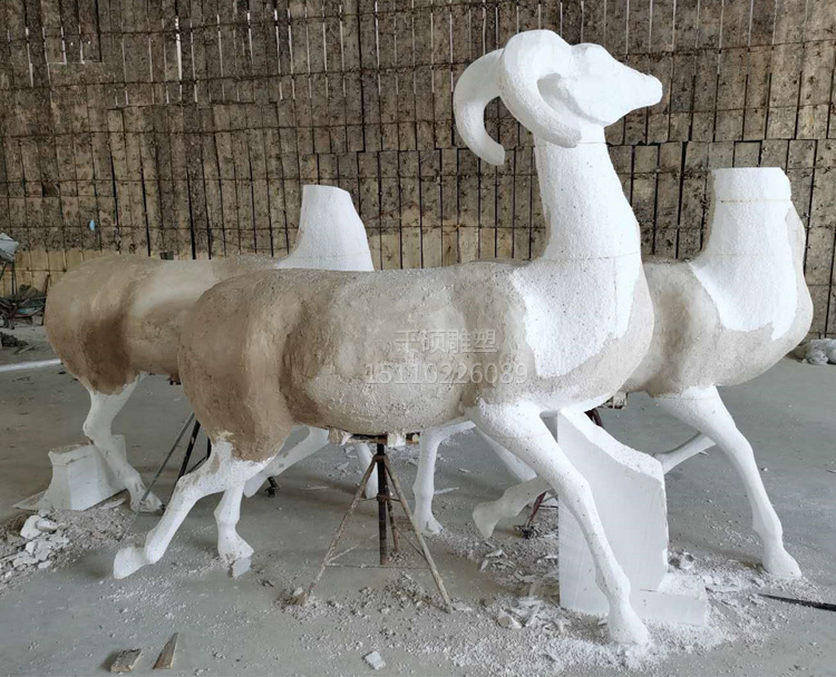不锈钢三羊开泰雕塑(图1)