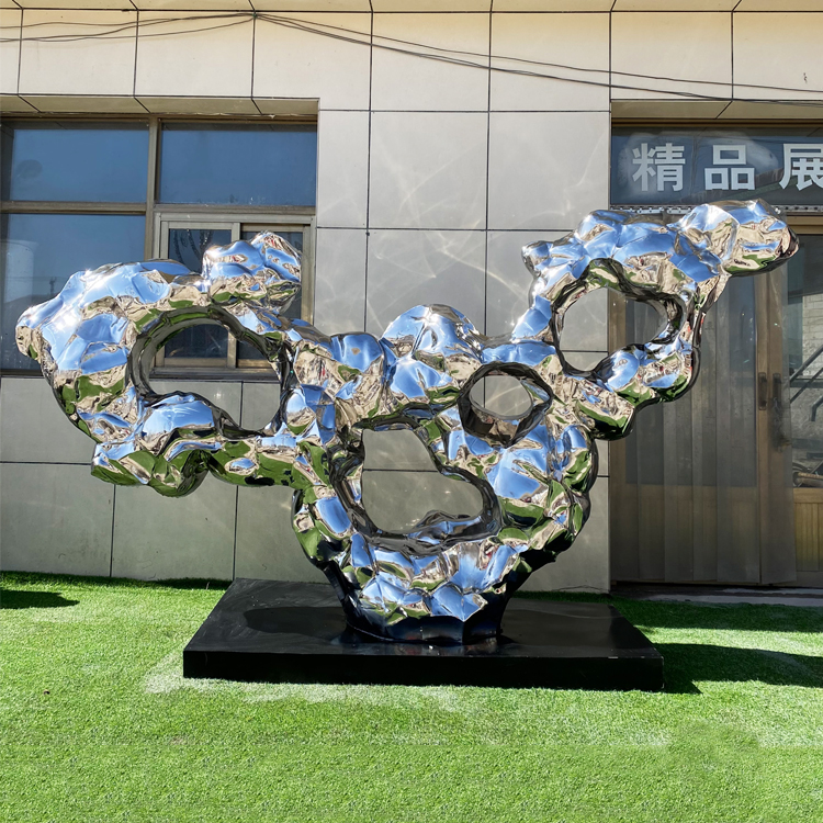 大型不锈钢太湖石雕塑(图1)